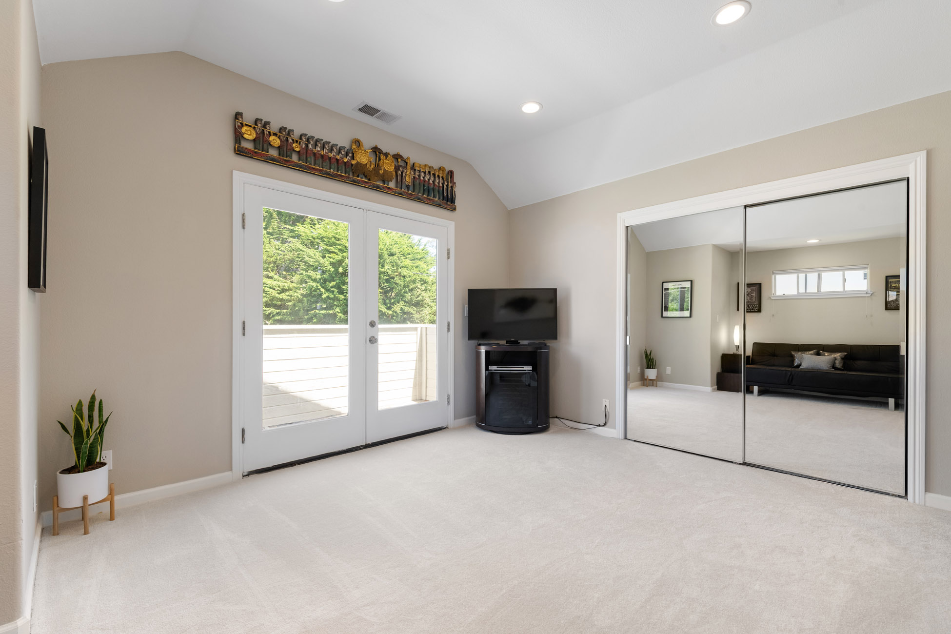 548 Hermosa Ave